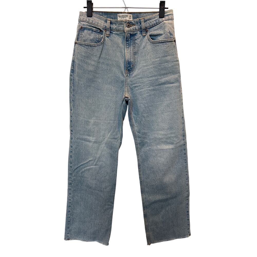 Abercrombie & Fitch 90s Relaxed High Rise Light Wash Raw Hem Jeans 28 Regular